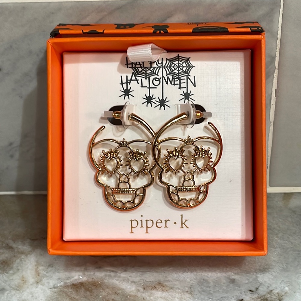 Piper K Sugar Skull Earrings Pierced Goldtone Calaveras Day of Dead Muertos NEW